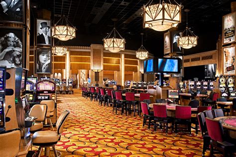 Hollywood casino restaurantes em lawrenceburg